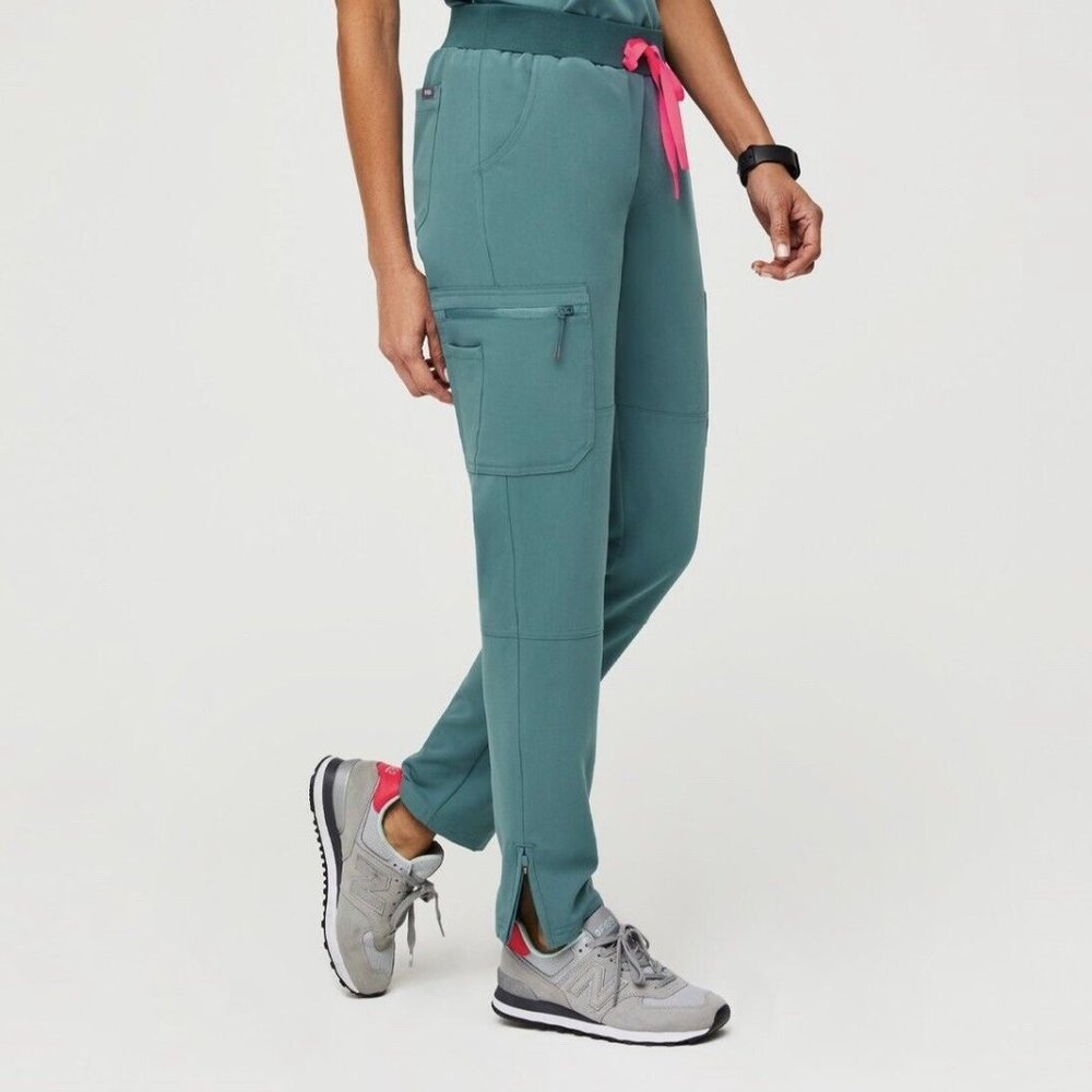 FIGS Hydrogreen set size small